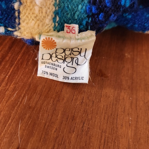 Beautiful Hand Knit Wool Dress - Picture 7 of 7